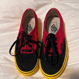 Vans x Disney Mickey Mouse limited edition Unisex W7.5 M6